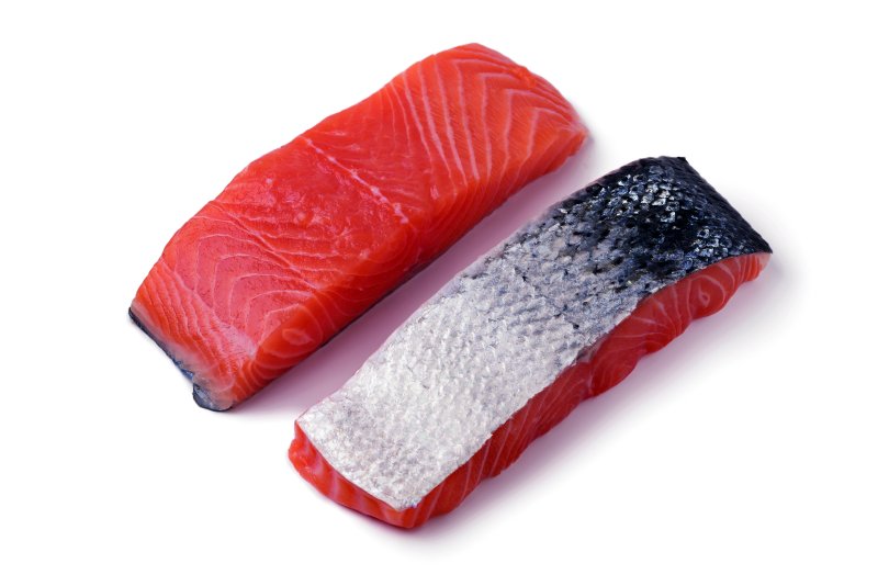 Norvég lazacfilé porció, bőrös (Salmo Salar) 120-140 g/db 1 kg  / csomag