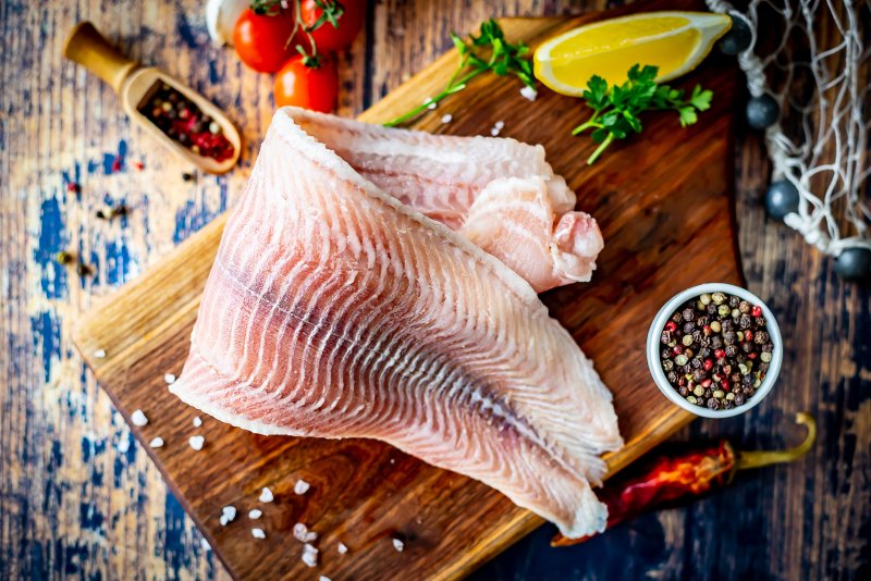 Afrikai harcsafilé, tenyésztett, bőr nélkül 10% glazúr (Clarias gariepinus) 400 g + / db, 10% glazúr